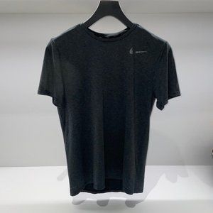 Nike Dri-FIT Short-Sleeve T-Shirt Gray M